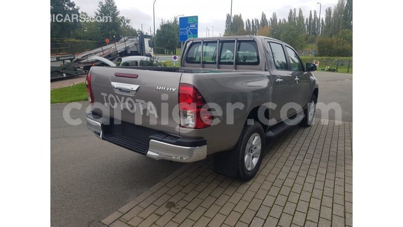 Big with watermark toyota hilux agadez import dubai 5659