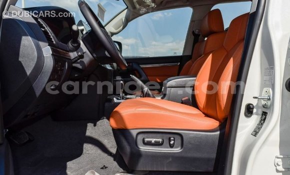 Buy Import Toyota Land Cruiser White Truck in Import - Dubai in Agadez Buy Import Toyota Land Cruiser White Truck in Import - Dubai in Agadez