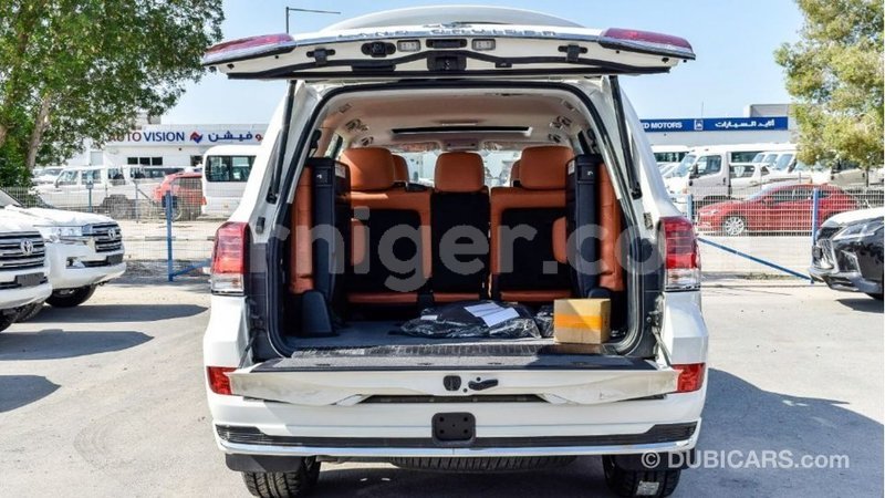 Big with watermark toyota land cruiser agadez import dubai 5662