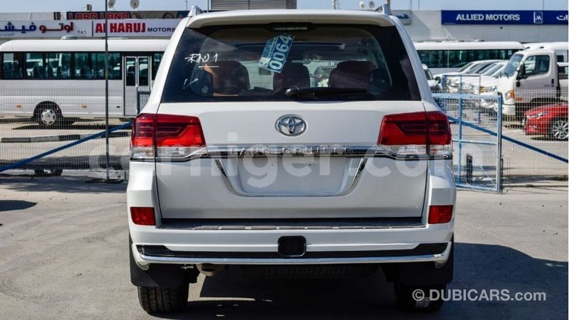 Big with watermark toyota land cruiser agadez import dubai 5662