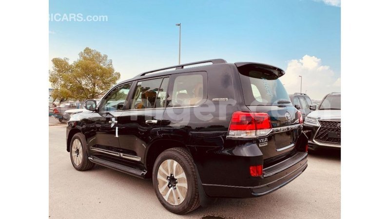 Big with watermark toyota land cruiser agadez import dubai 5668