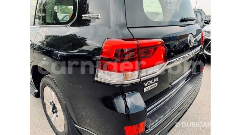 Big with watermark toyota land cruiser agadez import dubai 5668