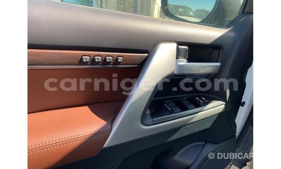 Buy Import Toyota Land Cruiser White Truck in Import - Dubai in Agadez Buy Import Toyota Land Cruiser White Truck in Import - Dubai in Agadez