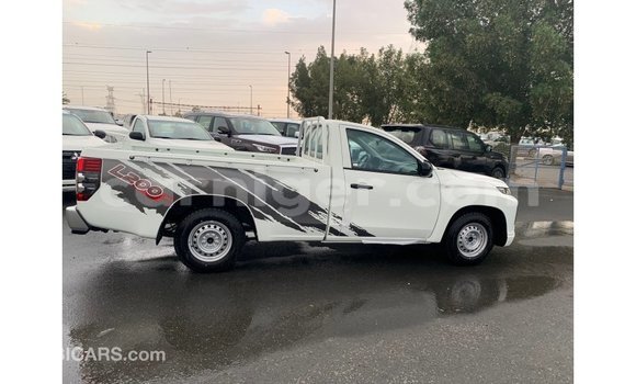Buy Import Mitsubishi L200 White Car in Import - Dubai in Agadez Buy Import Mitsubishi L200 White Car in Import - Dubai in Agadez