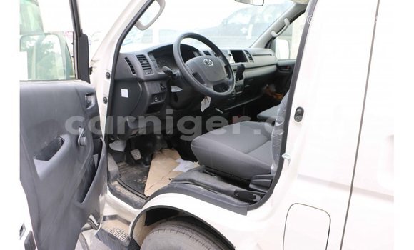 Buy Import Toyota Hiace White Car in Import - Dubai in Agadez Buy Import Toyota Hiace White Car in Import - Dubai in Agadez