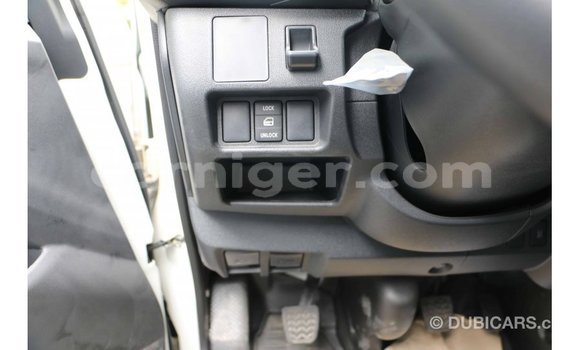 Buy Import Toyota Hiace White Car in Import - Dubai in Agadez Buy Import Toyota Hiace White Car in Import - Dubai in Agadez