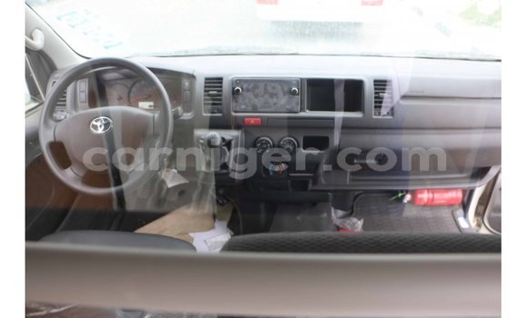 Buy Import Toyota Hiace White Car in Import - Dubai in Agadez Buy Import Toyota Hiace White Car in Import - Dubai in Agadez