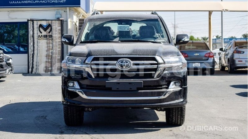 Big with watermark toyota land cruiser agadez import dubai 5679