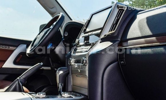 Buy Import Toyota Land Cruiser Black Truck in Import - Dubai in Agadez Buy Import Toyota Land Cruiser Black Truck in Import - Dubai in Agadez