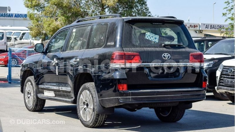 Big with watermark toyota land cruiser agadez import dubai 5679