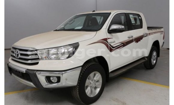 Buy Import Toyota Hilux White Car in Import - Dubai in Agadez Buy Import Toyota Hilux White Car in Import - Dubai in Agadez