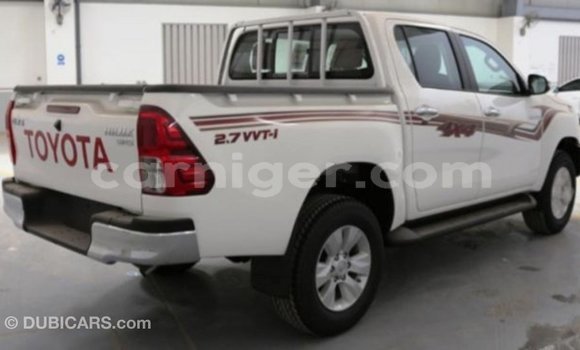 Buy Import Toyota Hilux White Car in Import - Dubai in Agadez Buy Import Toyota Hilux White Car in Import - Dubai in Agadez