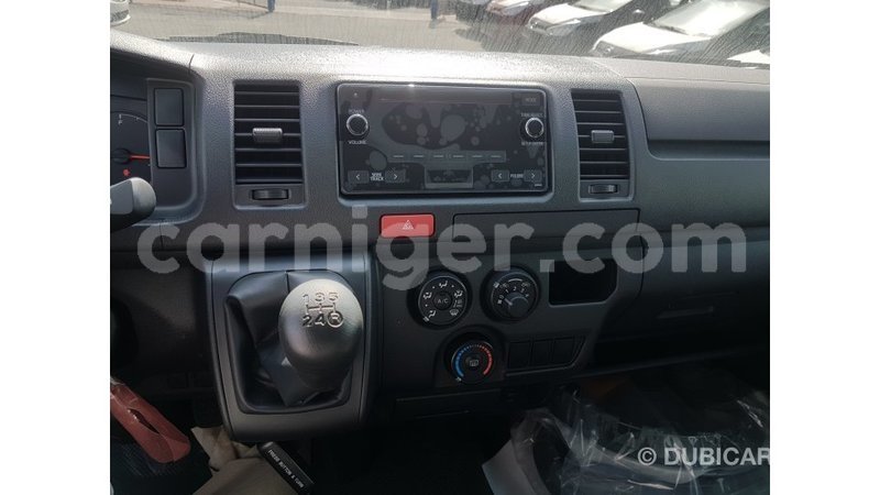 Big with watermark toyota da agadez import dubai 5688