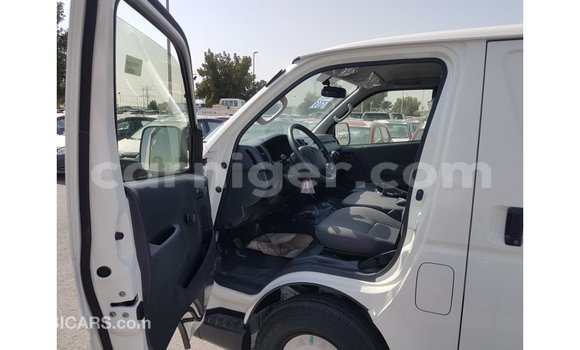 Buy Import Toyota DA White Truck in Import - Dubai in Agadez Buy Import Toyota DA White Truck in Import - Dubai in Agadez