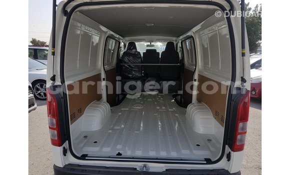 Buy Import Toyota DA White Truck in Import - Dubai in Agadez Buy Import Toyota DA White Truck in Import - Dubai in Agadez