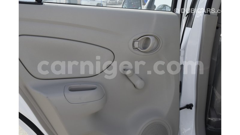 Big with watermark nissan sunny agadez import dubai 5704