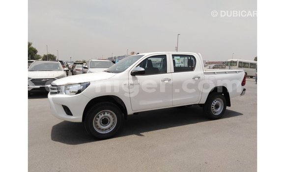 Buy Import Toyota Hilux White Car in Import - Dubai in Agadez Buy Import Toyota Hilux White Car in Import - Dubai in Agadez