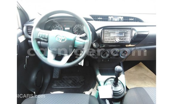 Buy Import Toyota Hilux White Car in Import - Dubai in Agadez Buy Import Toyota Hilux White Car in Import - Dubai in Agadez