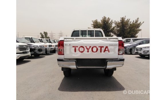 Buy Import Toyota Hilux White Car in Import - Dubai in Agadez Buy Import Toyota Hilux White Car in Import - Dubai in Agadez