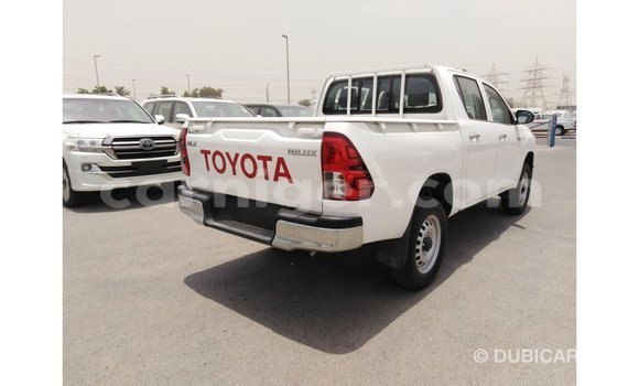 Buy Import Toyota Hilux White Car in Import - Dubai in Agadez Buy Import Toyota Hilux White Car in Import - Dubai in Agadez