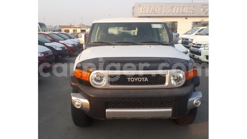 Big with watermark toyota fj cruiser agadez import dubai 5715