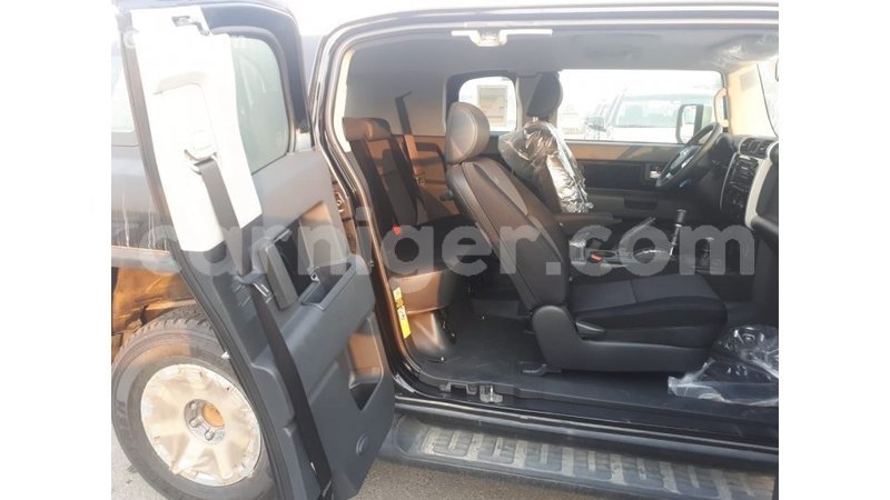 Big with watermark toyota fj cruiser agadez import dubai 5715