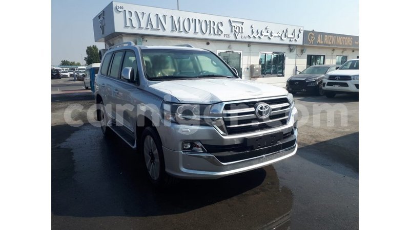 Big with watermark toyota land cruiser agadez import dubai 5717