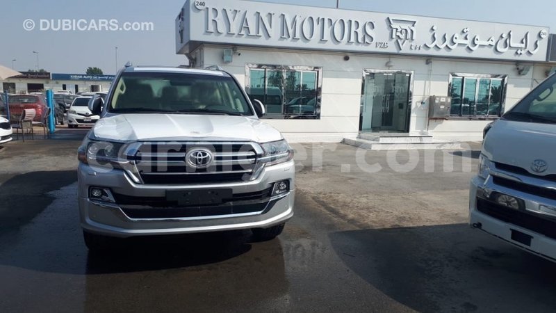 Big with watermark toyota land cruiser agadez import dubai 5717