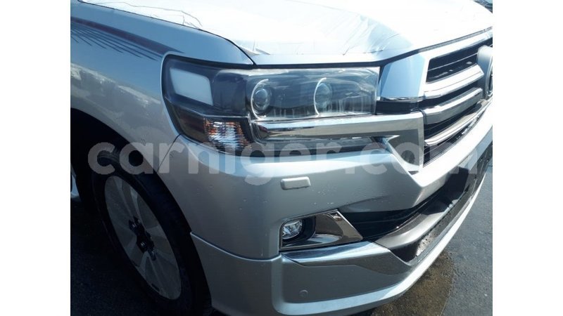 Big with watermark toyota land cruiser agadez import dubai 5717