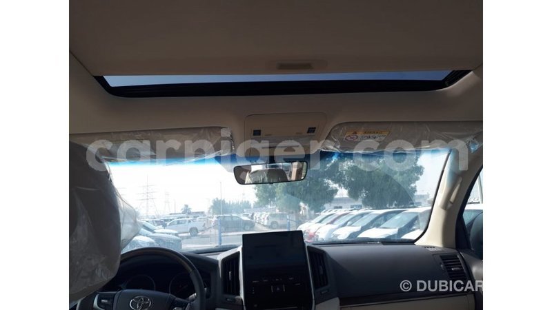 Big with watermark toyota land cruiser agadez import dubai 5717