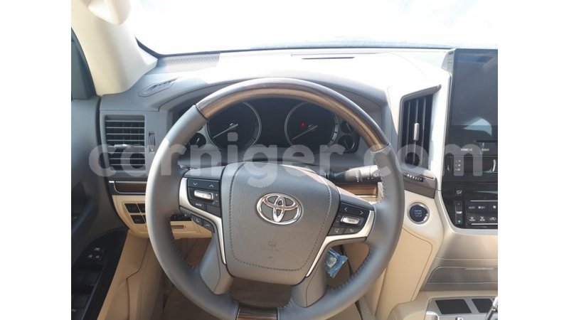 Big with watermark toyota land cruiser agadez import dubai 5717