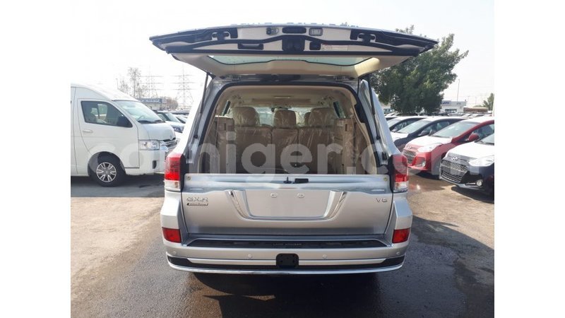 Big with watermark toyota land cruiser agadez import dubai 5717