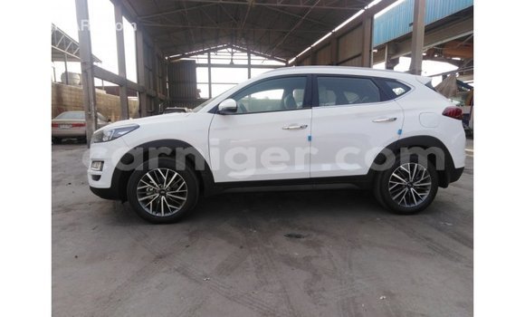 Buy Import Hyundai Tucson White Car in Import - Dubai in Agadez Buy Import Hyundai Tucson White Car in Import - Dubai in Agadez