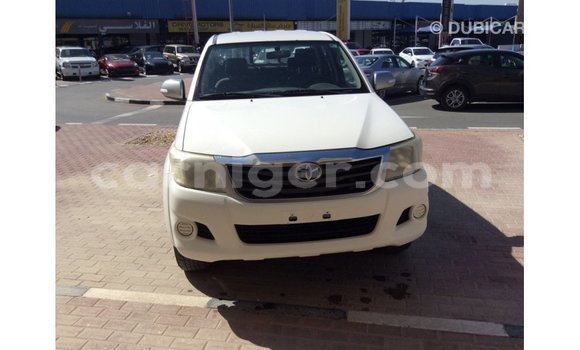Buy Import Toyota Hilux White Car in Import - Dubai in Agadez Buy Import Toyota Hilux White Car in Import - Dubai in Agadez