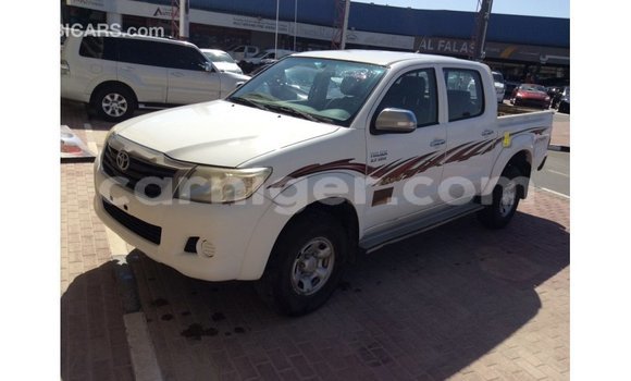Buy Import Toyota Hilux White Car in Import - Dubai in Agadez Buy Import Toyota Hilux White Car in Import - Dubai in Agadez