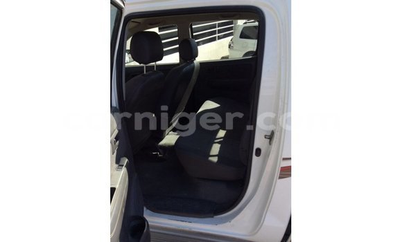 Buy Import Toyota Hilux White Car in Import - Dubai in Agadez Buy Import Toyota Hilux White Car in Import - Dubai in Agadez