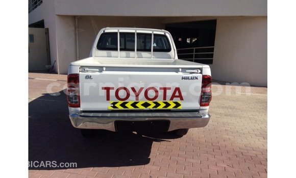 Buy Import Toyota Hilux White Car in Import - Dubai in Agadez Buy Import Toyota Hilux White Car in Import - Dubai in Agadez