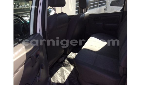 Buy Import Toyota Hilux White Car in Import - Dubai in Agadez Buy Import Toyota Hilux White Car in Import - Dubai in Agadez