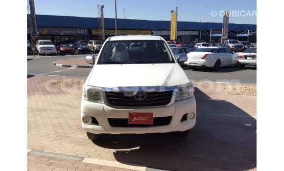 Buy Import Toyota Hilux White Car in Import - Dubai in Agadez Buy Import Toyota Hilux White Car in Import - Dubai in Agadez