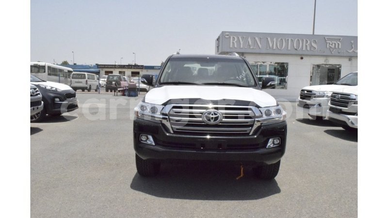 Big with watermark toyota land cruiser agadez import dubai 5736