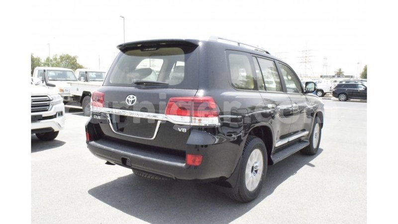 Big with watermark toyota land cruiser agadez import dubai 5736