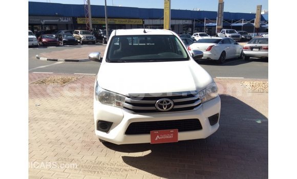 Buy Import Toyota Hilux White Car in Import - Dubai in Agadez Buy Import Toyota Hilux White Car in Import - Dubai in Agadez