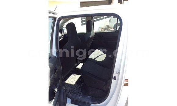 Buy Import Toyota Hilux White Car in Import - Dubai in Agadez Buy Import Toyota Hilux White Car in Import - Dubai in Agadez