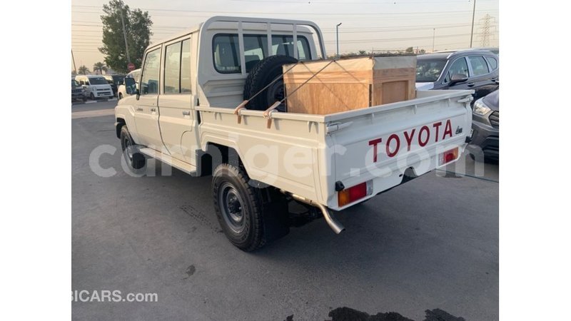 Big with watermark toyota land cruiser agadez import dubai 5742