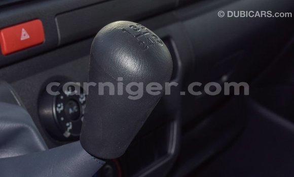 Buy Import Toyota Hiace White Car in Import - Dubai in Agadez Buy Import Toyota Hiace White Car in Import - Dubai in Agadez