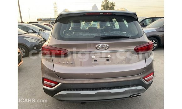 Sayi Imported Hyundai Santa Fe Brown Mota in Import - Dubai a Agadez Sayi Imported Hyundai Santa Fe Brown Mota in Import - Dubai a Agadez