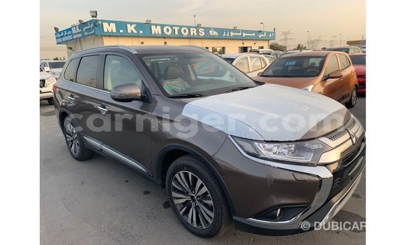Sayi Imported Mitsubishi Outlander Brown Mota in Import - Dubai a Agadez Sayi Imported Mitsubishi Outlander Brown Mota in Import - Dubai a Agadez