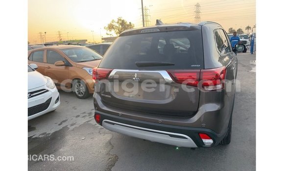 Sayi Imported Mitsubishi Outlander Brown Mota in Import - Dubai a Agadez Sayi Imported Mitsubishi Outlander Brown Mota in Import - Dubai a Agadez