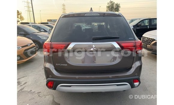 Sayi Imported Mitsubishi Outlander Brown Mota in Import - Dubai a Agadez Sayi Imported Mitsubishi Outlander Brown Mota in Import - Dubai a Agadez