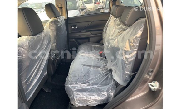 Sayi Imported Mitsubishi Outlander Brown Mota in Import - Dubai a Agadez Sayi Imported Mitsubishi Outlander Brown Mota in Import - Dubai a Agadez